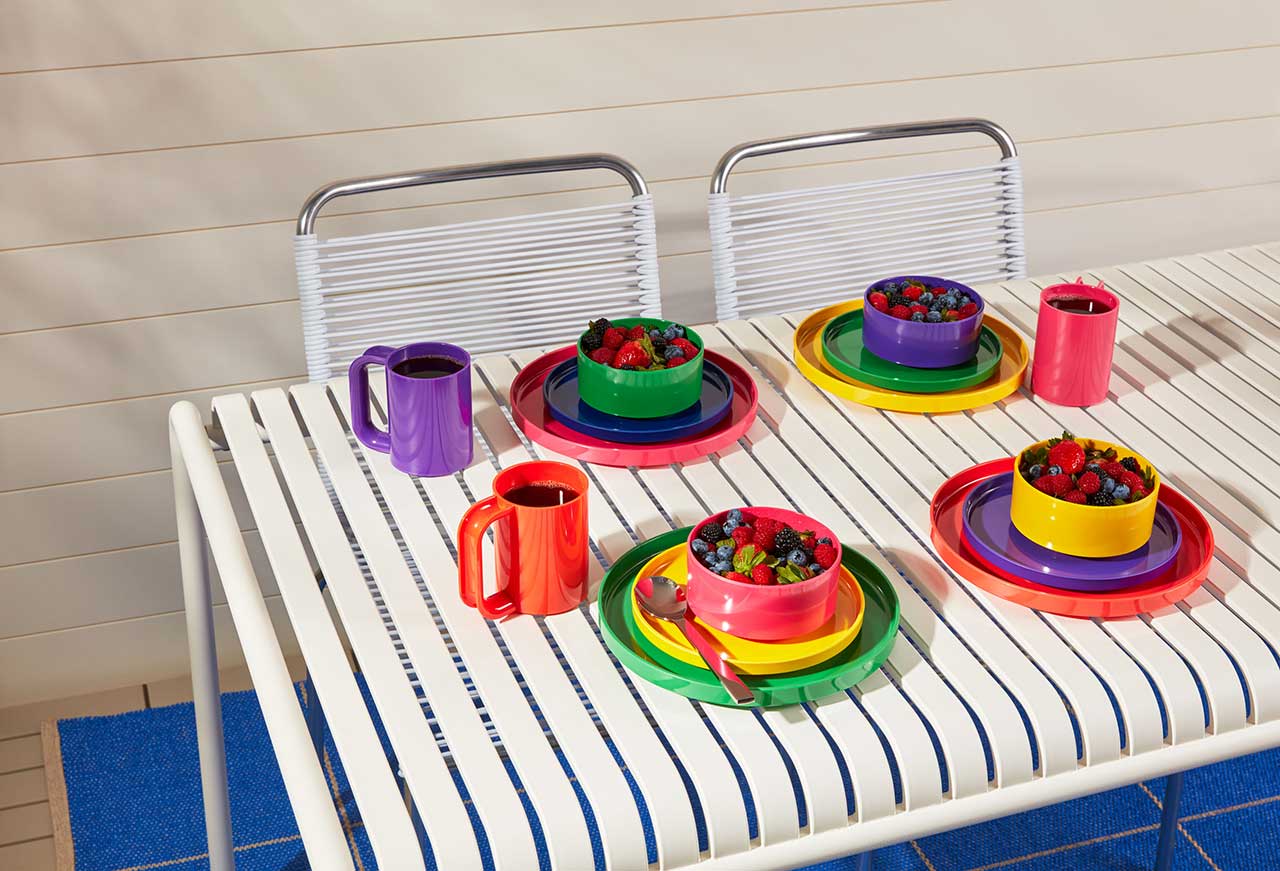 MoMA Design Store Resurrects Hellerware Rainbow Dinnerware