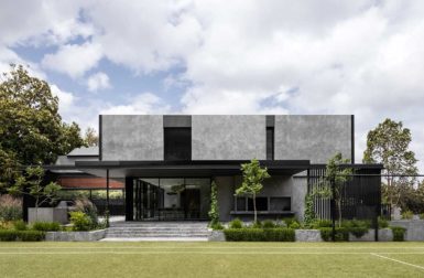 A Melbourne House That Hides an Underground Oasis for Adults