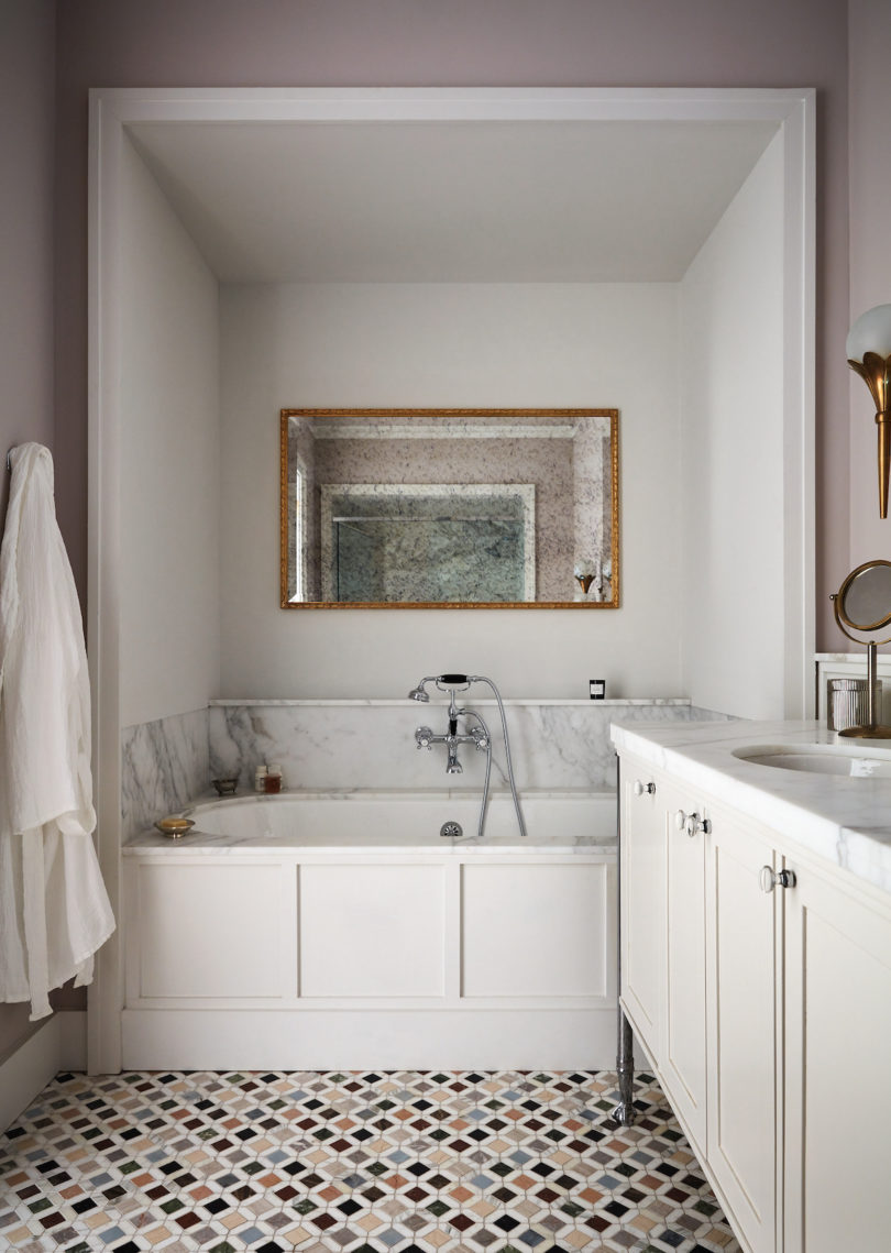 Bathroom interior of the guest room at Maison de la Luz