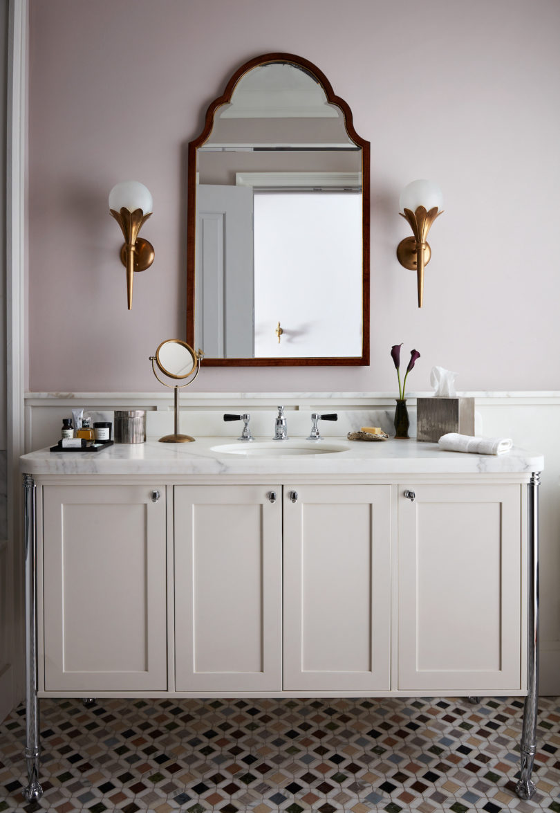 Bathroom interior of the guest room at Maison de la Luz