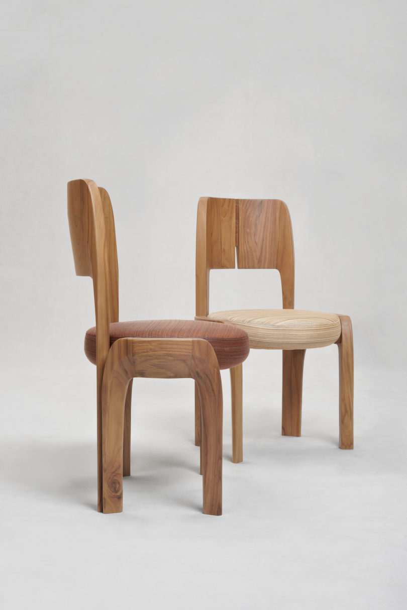 Akar Chair in GAEL 2401 CHINE ECRU by Metaphores