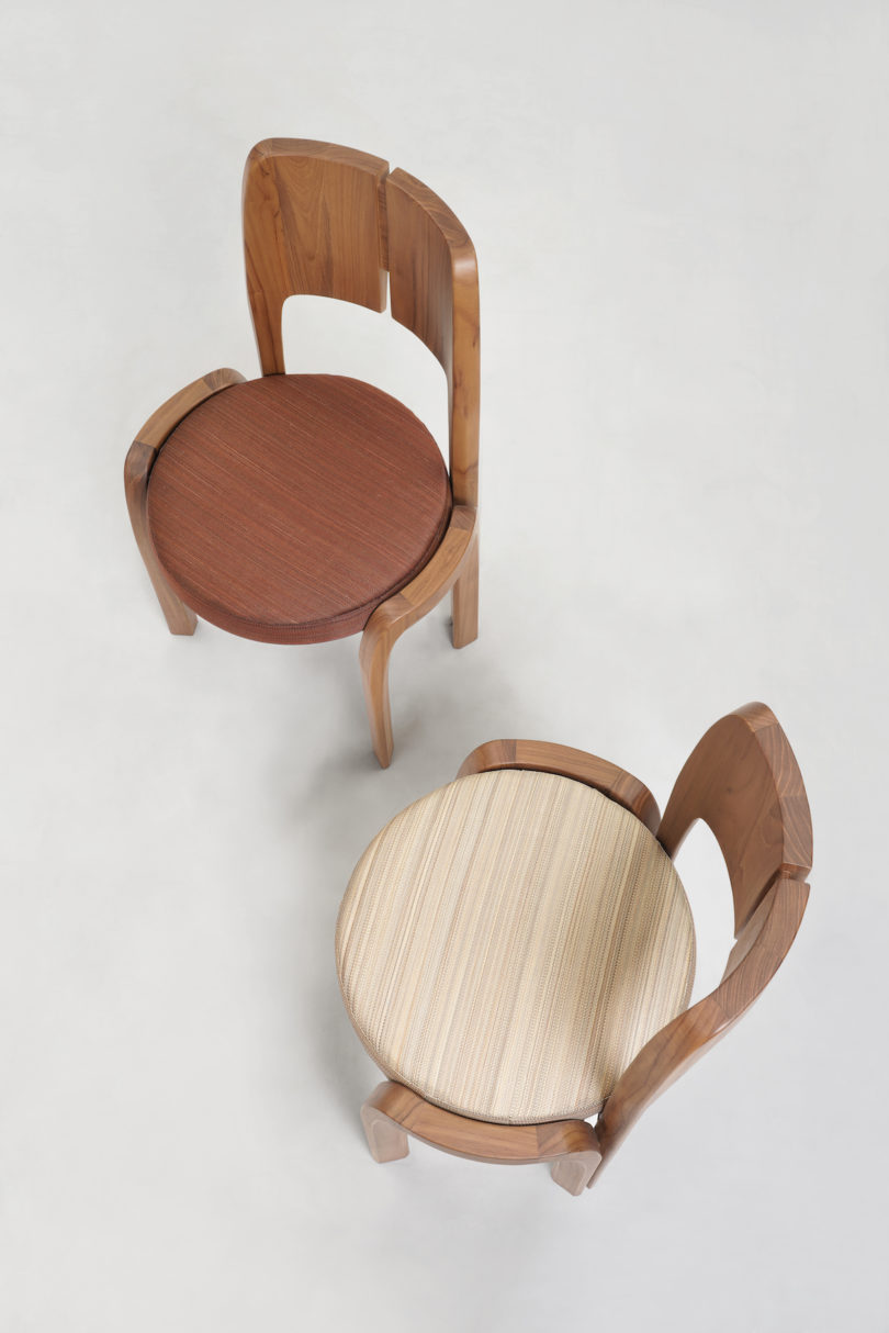 Akar Chair in GAEL 2401 CHINE ECRU by Metaphores