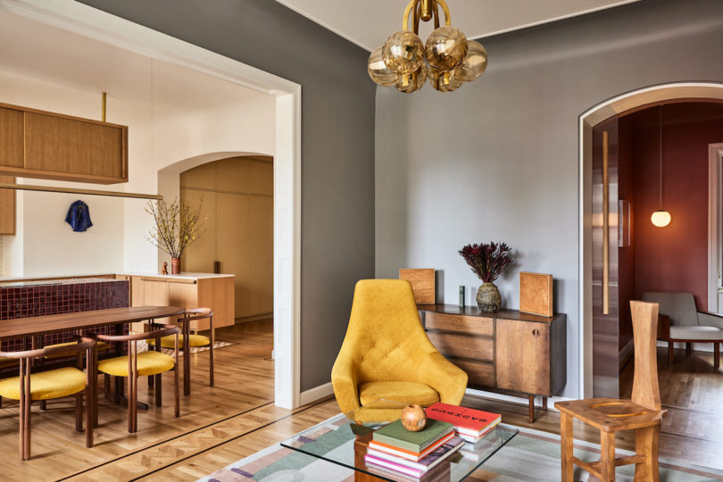 Living room with herringbone threshold in a framed opening