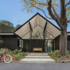 A Mid-Century Eichler Home Gets Respectfully Updated for 21st Century