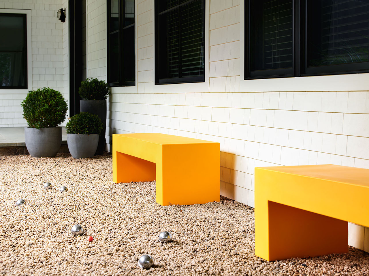 Heller Releases Vignelli Outdoor Seating in New Hues